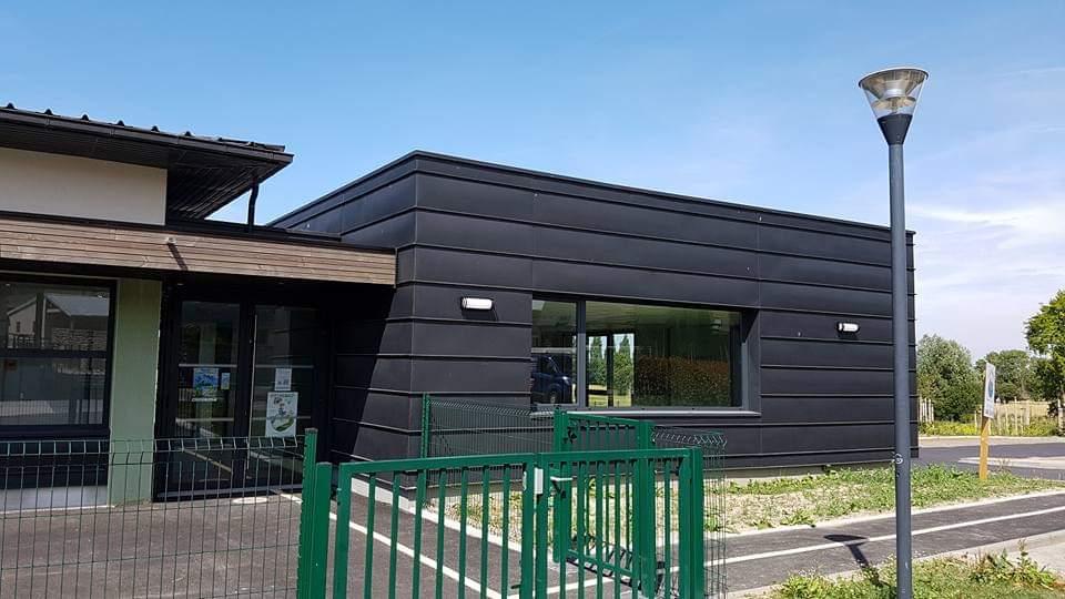 Bardage horizontal zinc ecole Saint Guinoux