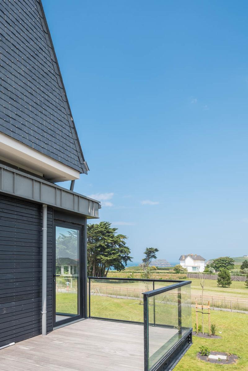 Rénovation et isolation d'une toiture en zinc et quartz saint malo